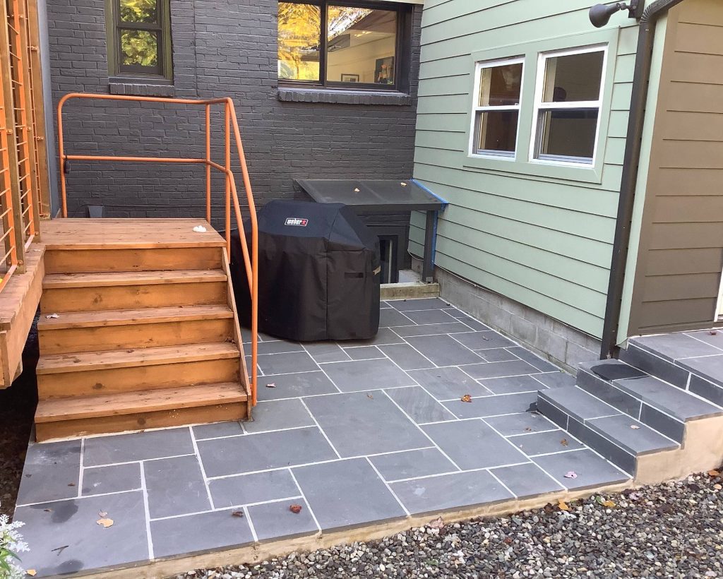 New-Flagstone-Patio-with-Steps-1024x820